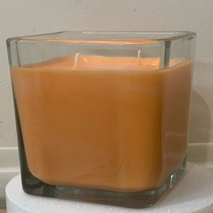 Peach scented 2 wick candle